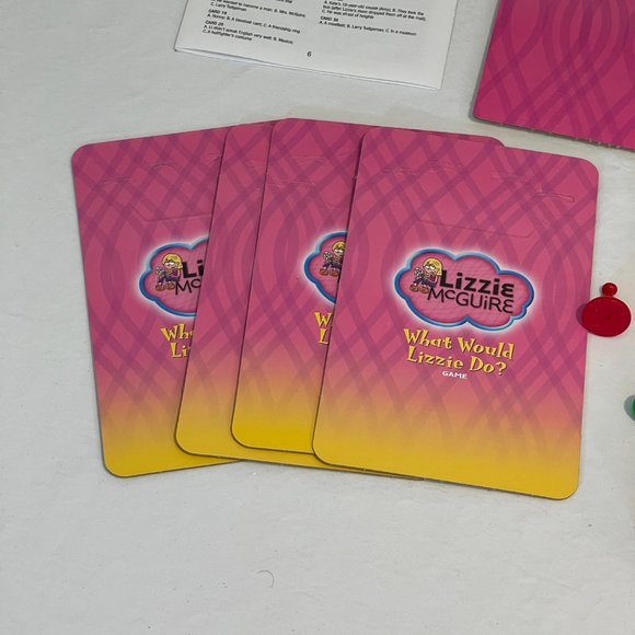 Disney Lizzie McGuire Board Game - Yellow and Pink - Picture 12 of 16